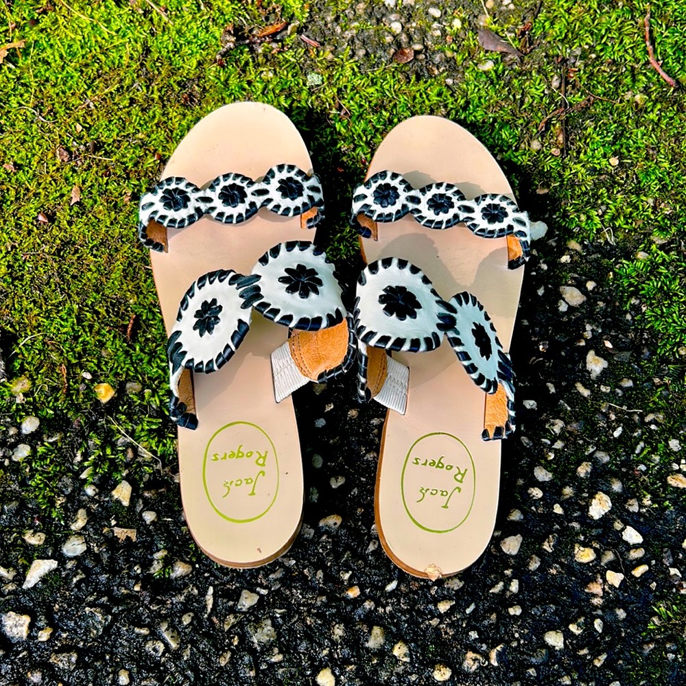 Size 6 Jack Rogers black & white sandals.